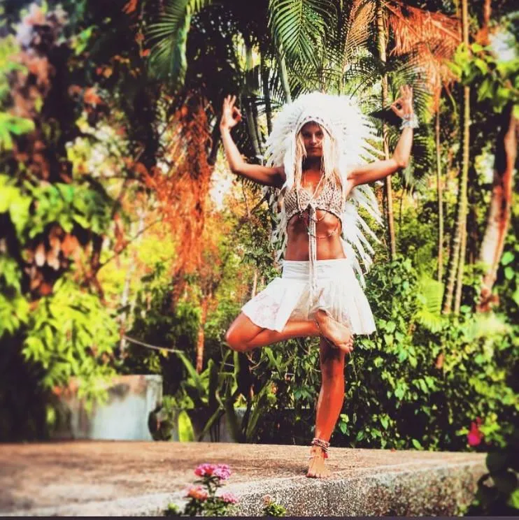 Pure White Indian Headdress - 90cm